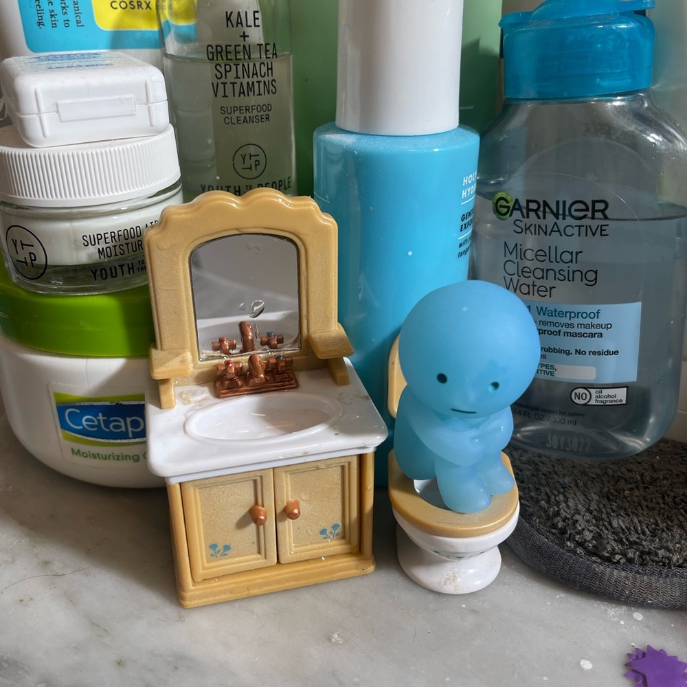 Smiski Bathroom Set